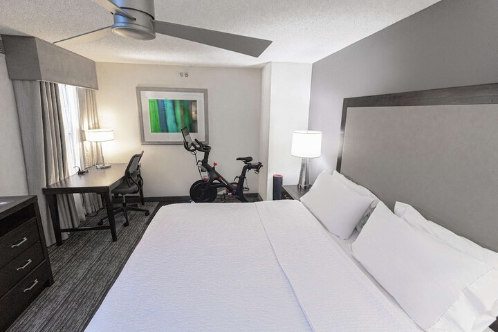 Room 22 of 37