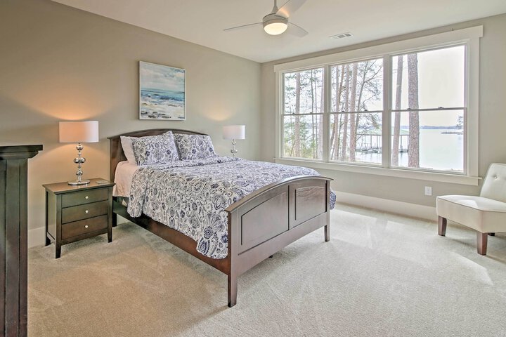 Lake Keowee Home With Balcony & Boat Dock!