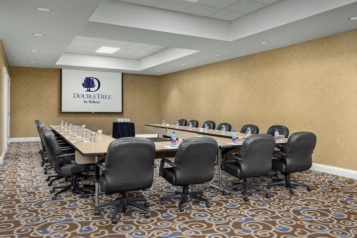 DoubleTree by Hilton Chicago OHare Airport - Rosemont
