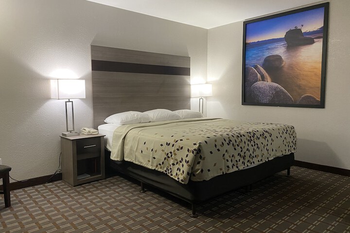 Room 28 of 30