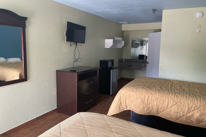 Room 8 of 8
