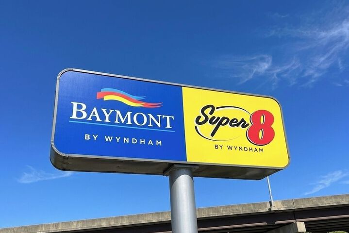 Super 8 by Wyndham Nacogdoches Near University