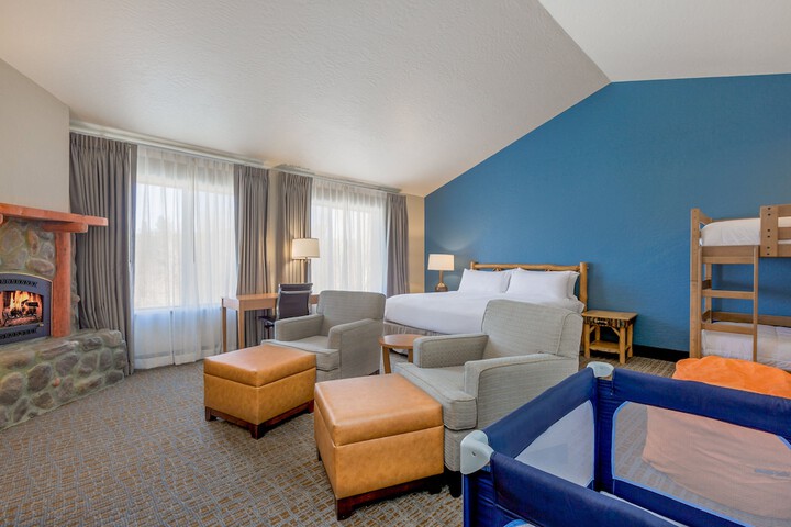Holiday Inn Resort The Lodge at Big Bear Lake by IHG