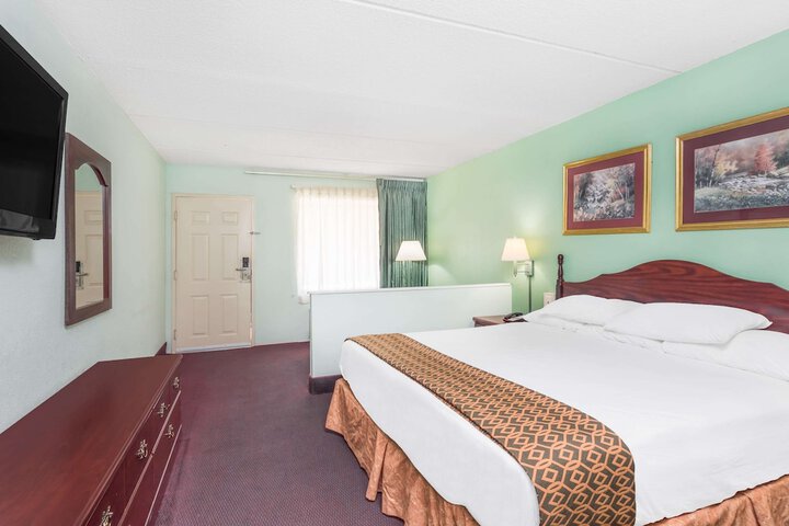 Room 14 of 15