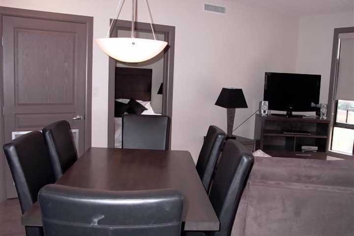 Room 4 of 10