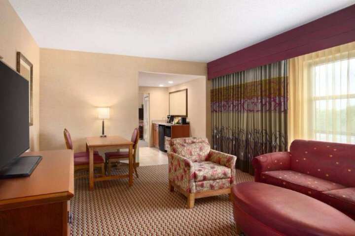 Embassy Suites Northwest Arkansas - Hotel Spa & Convention