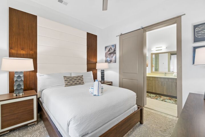 Room 28 of 118