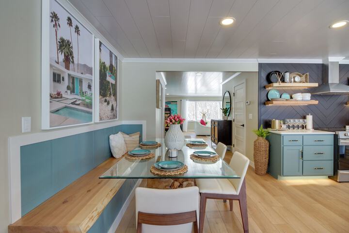 Home Rental on Detroit Lake: Dock Game Room!