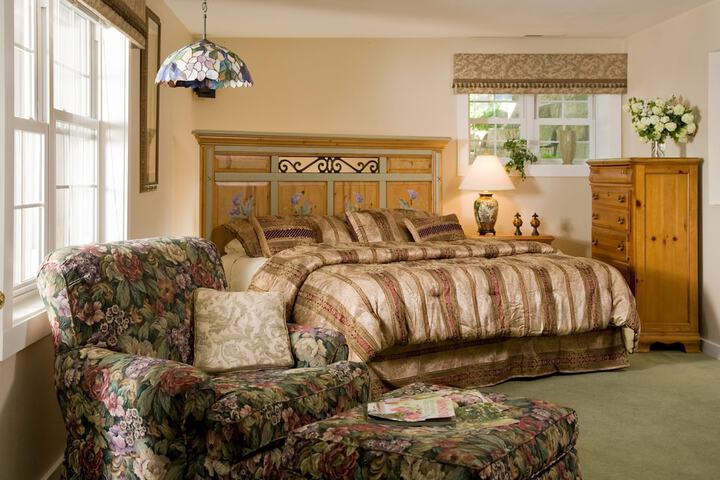Goldmoor Inn