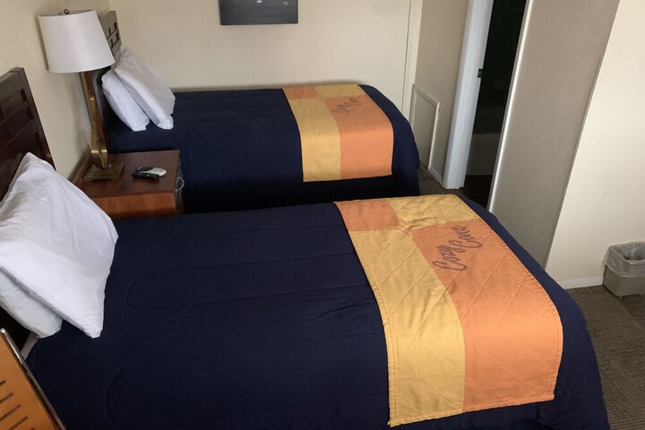 Room 16 of 27