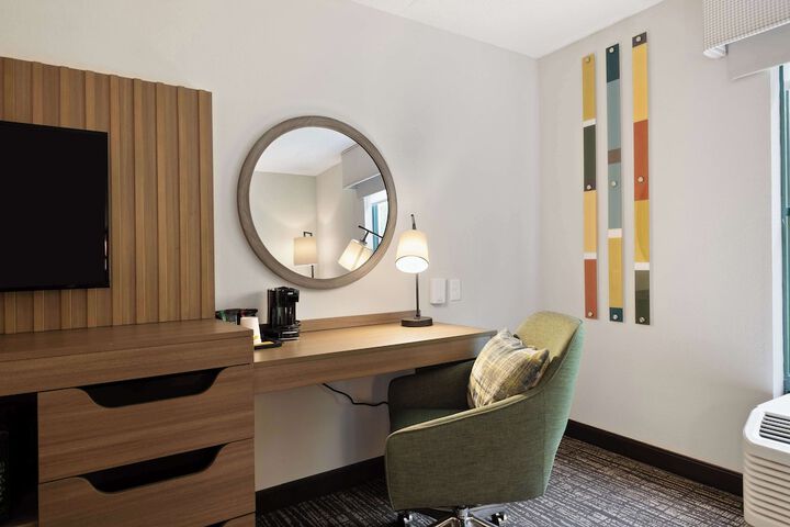 Hampton Inn & Suites Lake George