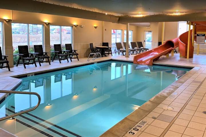 Comfort Inn & Suites Logan Near University