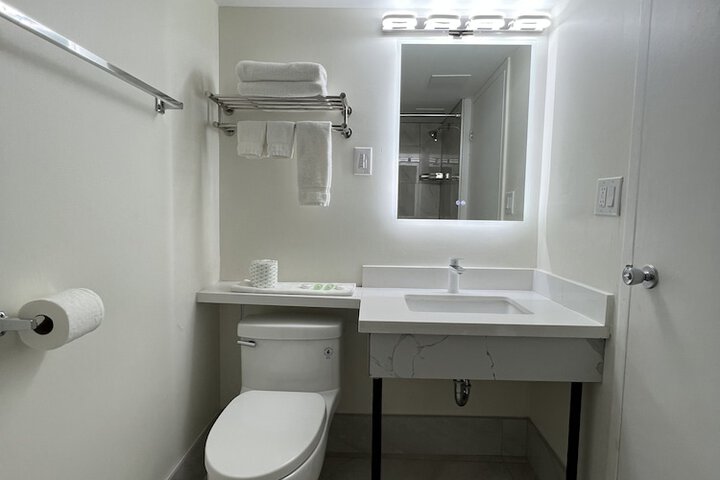 Room 70 of 81