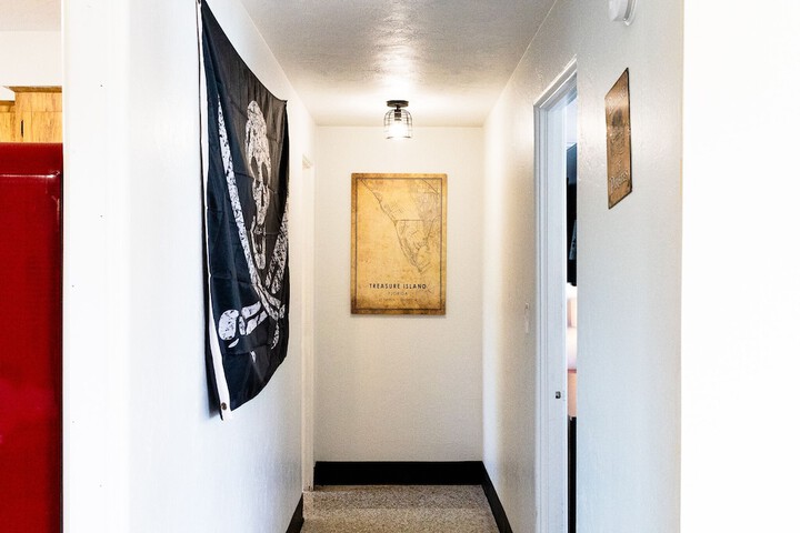 Room 52 of 110