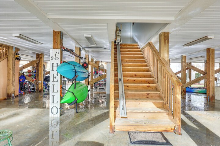 Townhome w / Outdoor Pool & White Lake Access!
