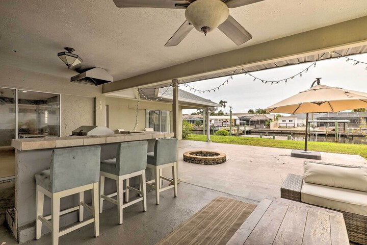Apollo Beach Waterfront Retreat w / Boat Dock!