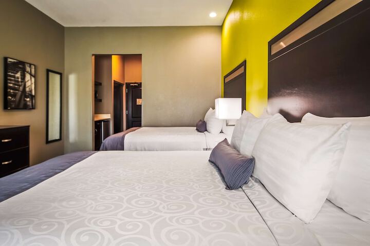 Room 6 of 19