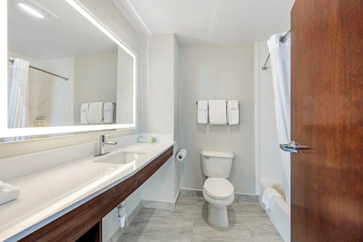 Holiday Inn Express White House by IHG