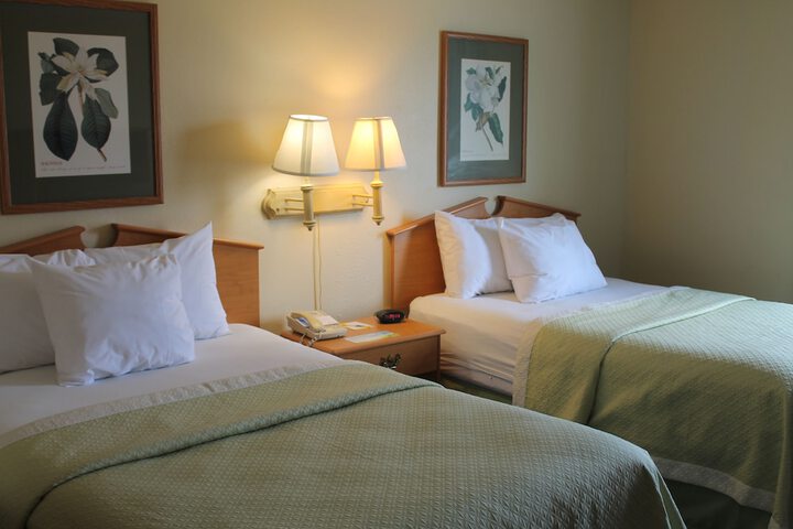 Room 27 of 40