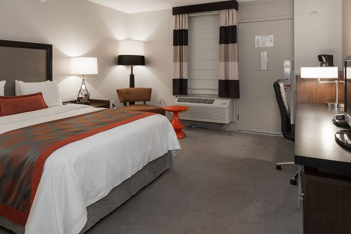 Room 28 of 33