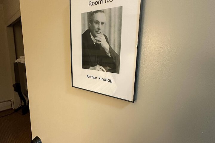 Room 13 of 65