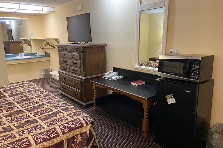 Room 15 of 19