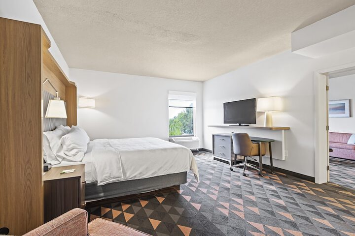 Room 43 of 65