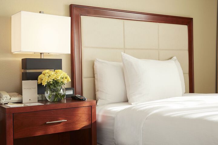 DoubleTree Suites by Hilton Hotel Cincinnati - Blue Ash