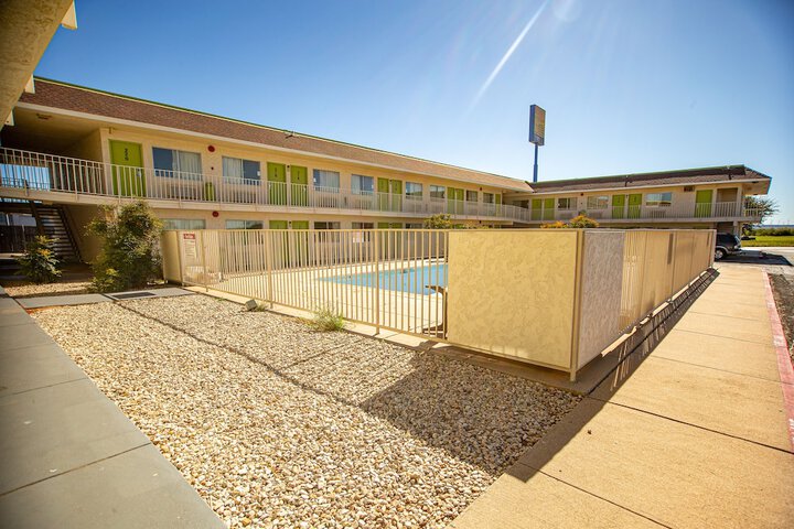 Hotel 2 of 51