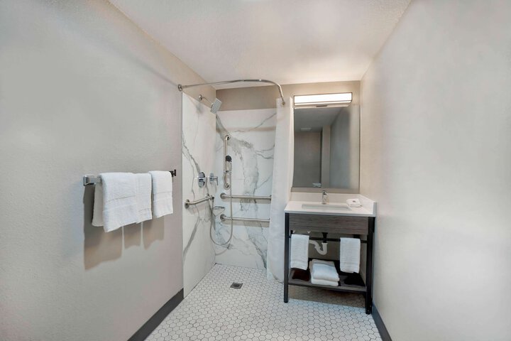 Room 16 of 21