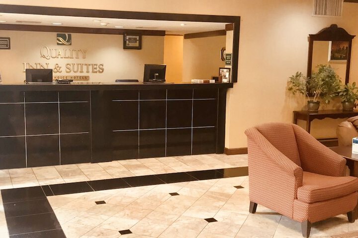 Quality Inn & Suites Conference Center Statesboro Historic District