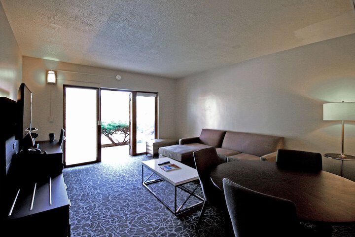 Room 51 of 77