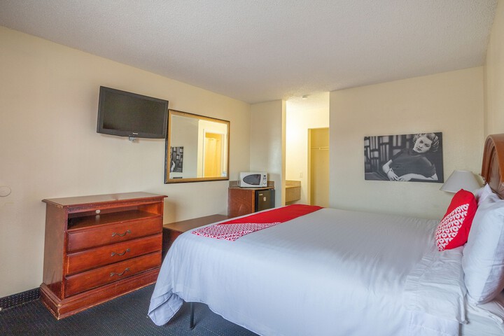 Room 21 of 33