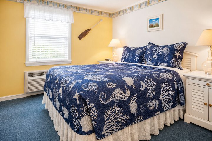 Colonial Acres Resort