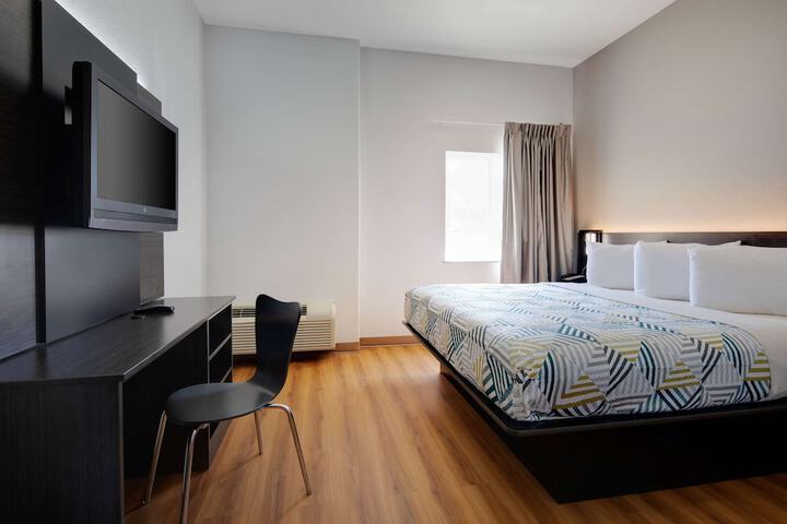 Room 13 of 31