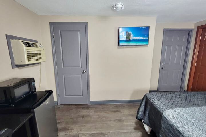 Budget Inn & Suites