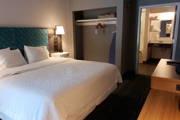 Room 118 of 169