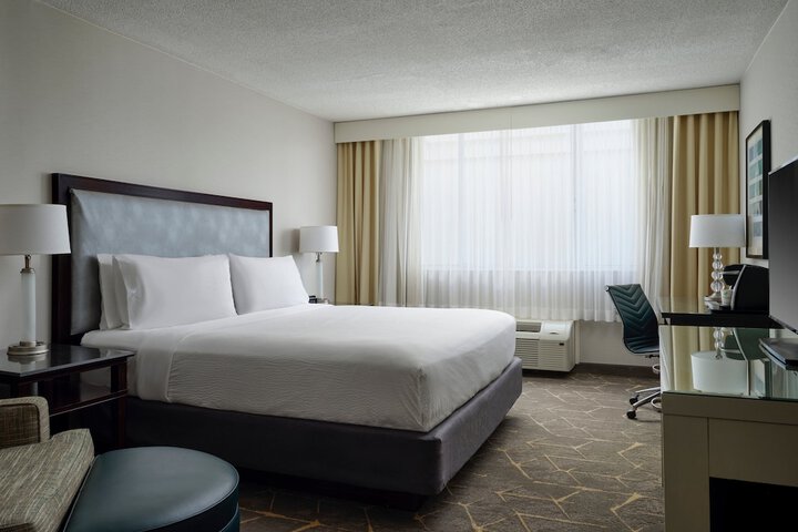 Holiday Inn & Suites Marlborough by IHG
