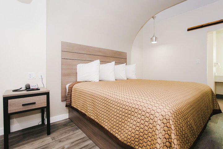 Room 48 of 57
