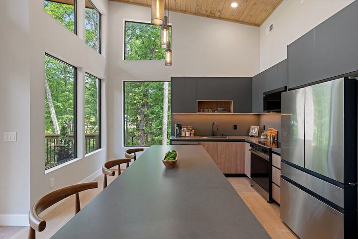 Zoka - Modern Mountain Retreat