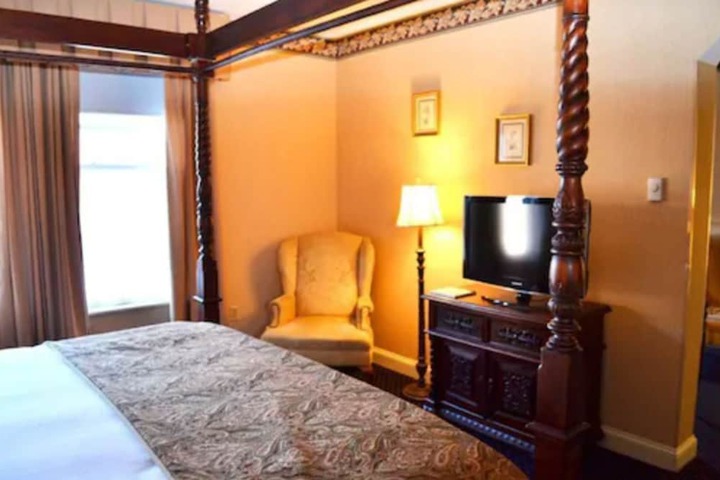 Room 21 of 44