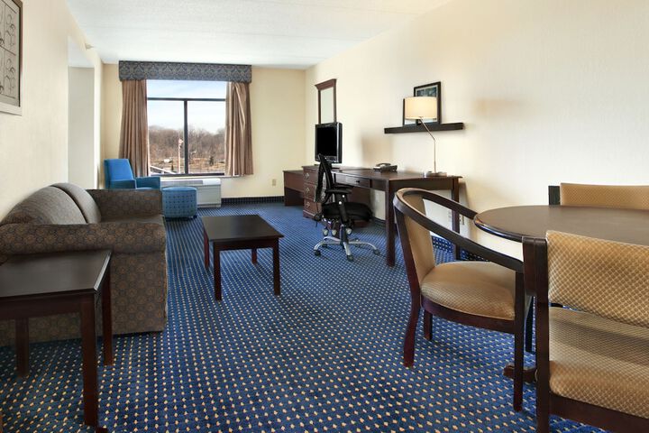 Room 9 of 43