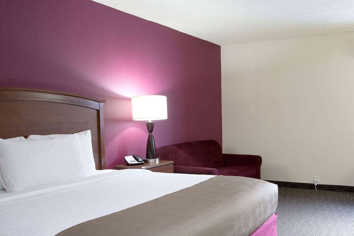 AmericInn by Wyndham Osceola