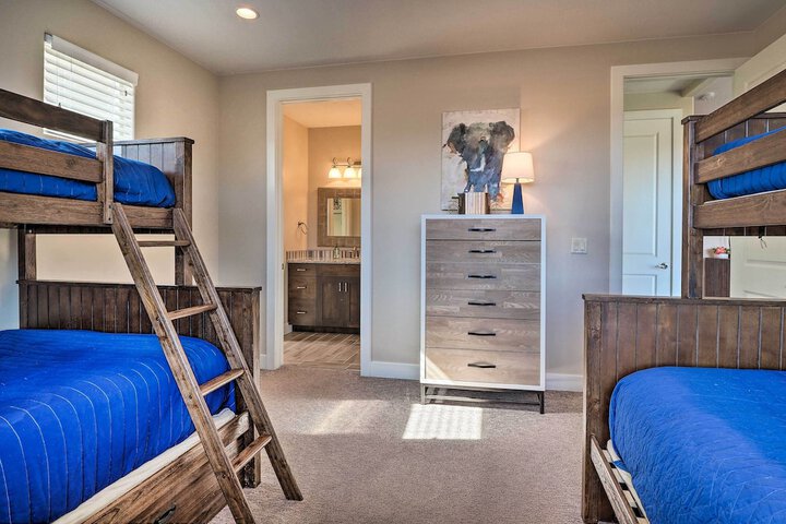 Utah Home w / Pool & Hot Tub Access Mtn Views!