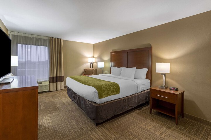 Room 32 of 39