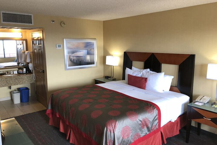 Room 30 of 74