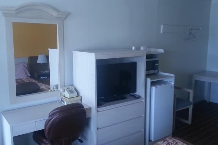 Room 18 of 22