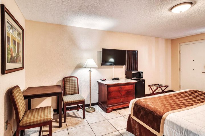 Room 14 of 37