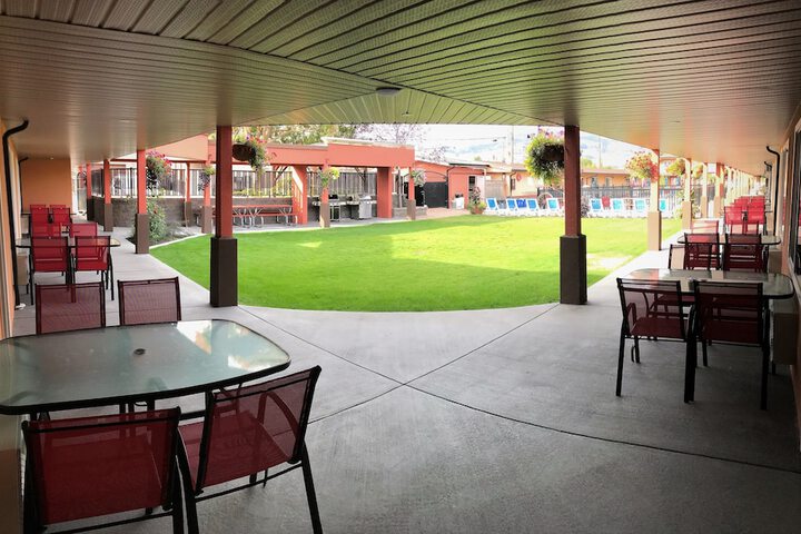 Sahara Courtyard Inn