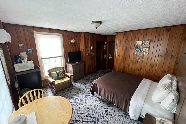 Room 27 of 48
